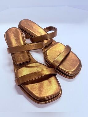 Tamara Mellon Absolute Bronze Metallic Pillow Top Kitten Heel Sandals 7 NWOB